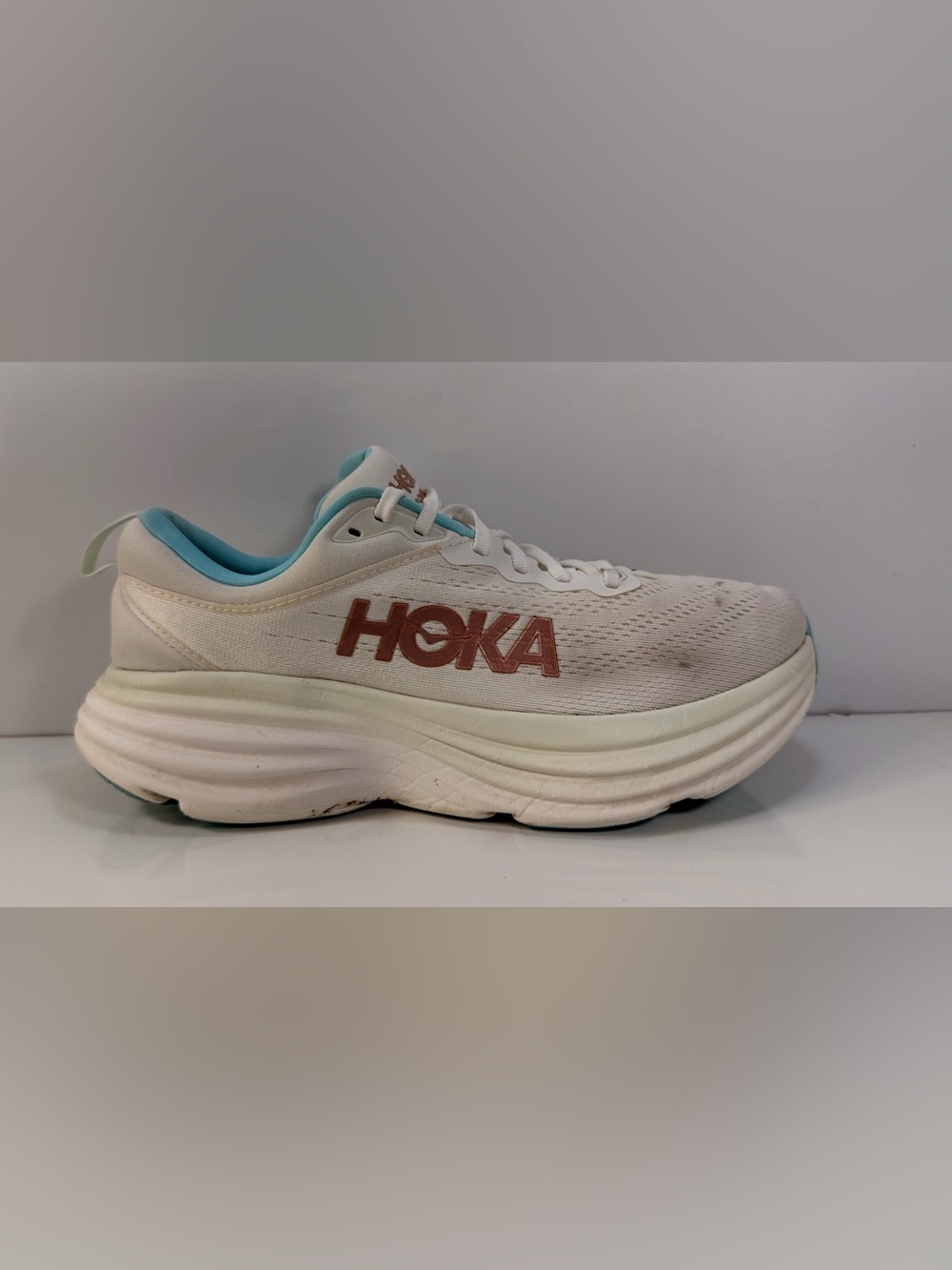 Hoka One One W Bondi 8 249)